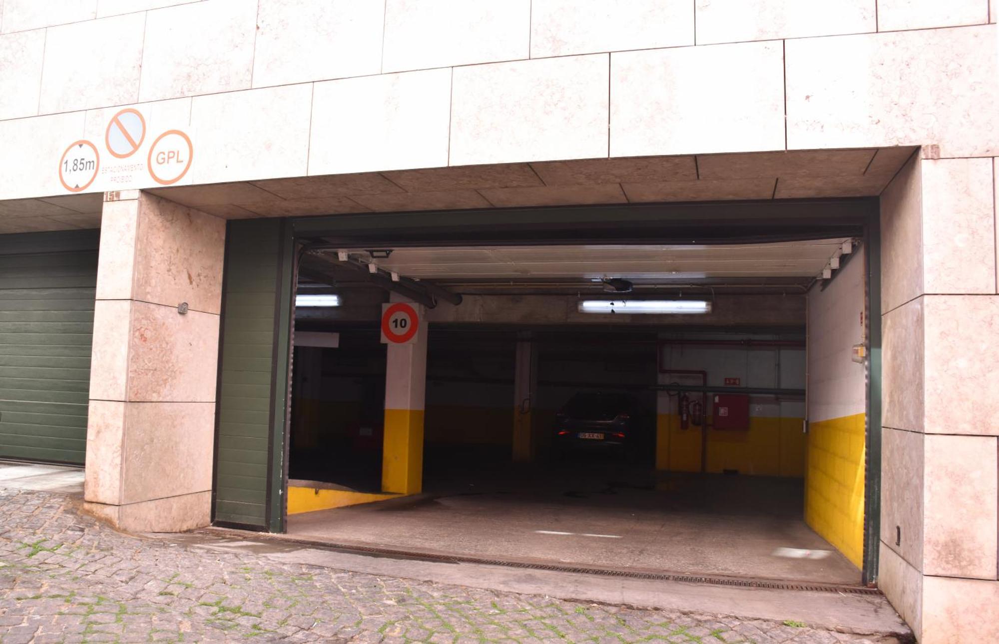 S. Bento Studio W/ Garage Lisbon Bagian luar foto